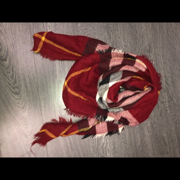 Large blanket scarf absolutely perfect for fall! - Picture 3 of 3